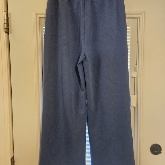 Large, 2 PC athletic set, blue, wide zip collared shirt, wide leg matching pants - Picture 9 of 11